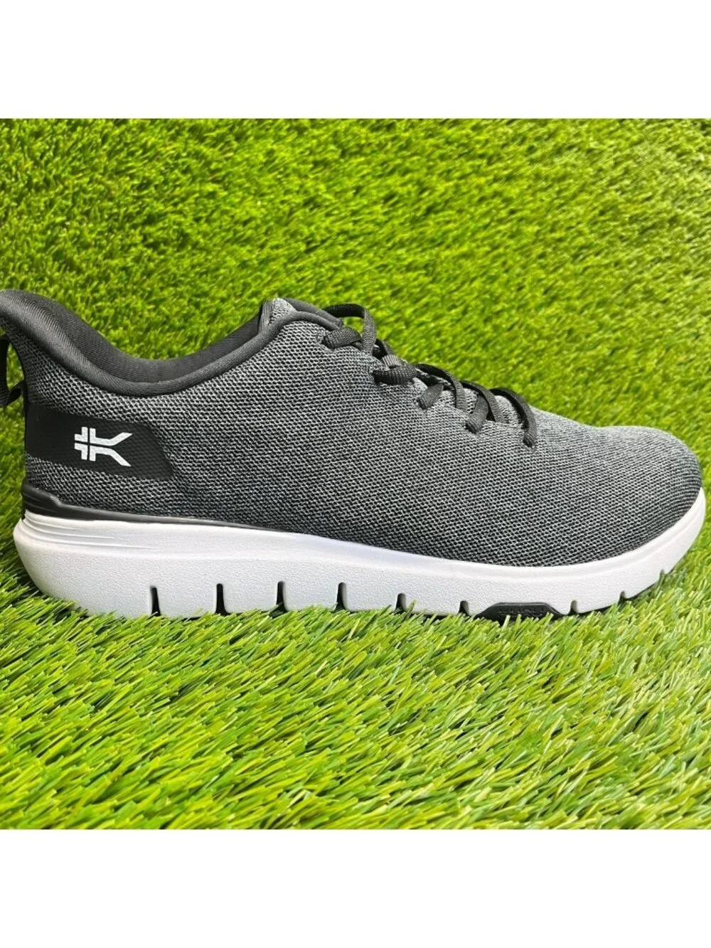 Kuru Flex Via Mens Size 11.5E Black Gray White Athletic Running Shoes Sneakers